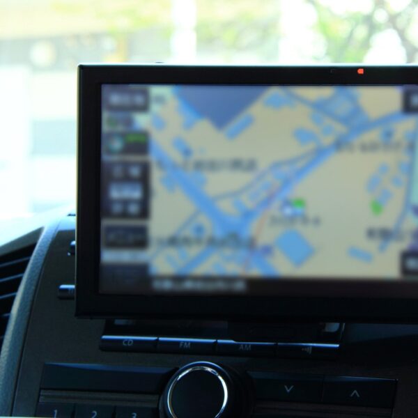Najlepsze nawigacje samochodowe – przegląd i recenzje