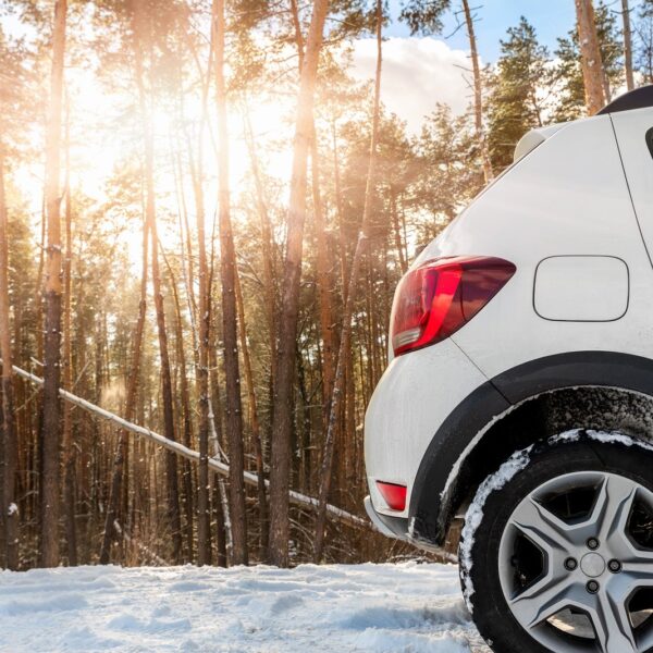 Jak przygotować samochód do zimy? Niezbędne działania i porady.