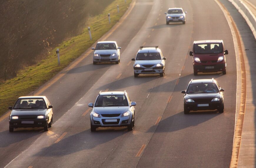 Motoryzacja a środowisko: Jak zmniejszyć emisję CO2 w samochodzie osobowym?