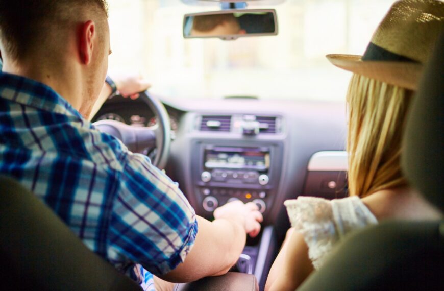 Nowoczesne technologie w motoryzacji: Jak działają systemy wspomagania kierowcy ADAS?